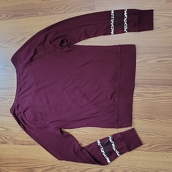 VS PINK Cheetah Long Sleeve/ XS - Picture 3 of 5